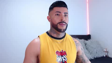 Independent Model online show from 10.06.25