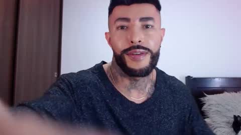 Independent Model online show from 10.18.25