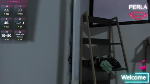 Snapshot of maxirogers chatting on 02.23.25 Maxi Rogers online show from 02.23.25