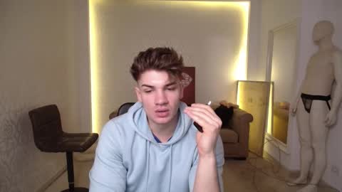 Snapshot of maxkaiden chatting on 02.21.25 MaxKaiden online show from 02.21.25