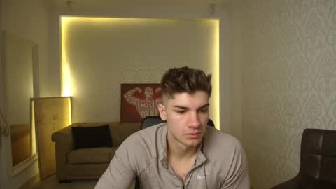 Snapshot of maxkaiden chatting on 03.12.25 MaxKaiden online show from 03.12.25
