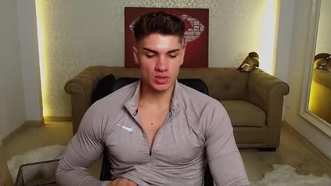 Snapshot of maxkaiden chatting on 09.18.25 MaxKaiden online show from 09.18.25