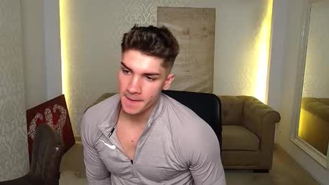 Snapshot of maxkaiden chatting on 10.05.25 MaxKaiden online show from 10.05.25