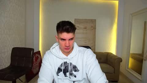 Snapshot of maxkaiden chatting on 10.16.25 MaxKaiden online show from 10.16.25