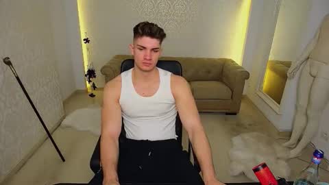 MaxKaiden online show from 11.15.25