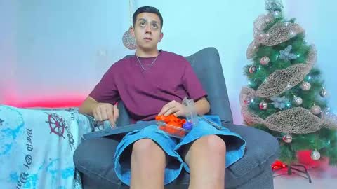 Snapshot of maxowens_oficial chatting on 12.15.24 MAX online show from 12.15.24