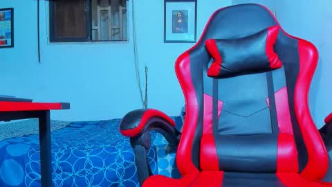 Snapshot of maxowens_oficial chatting on 09.14.25 MAX online show from 09.14.25