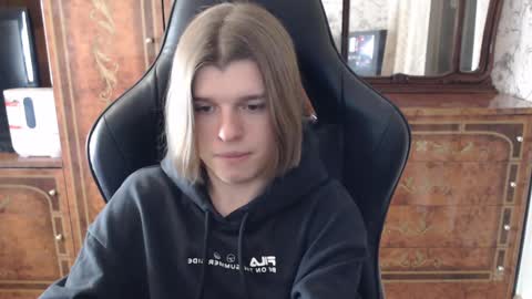 Snapshot of maxplay18 chatting on 02.22.25 Max online show from 02.22.25