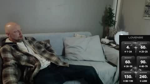 Snapshot of maxrouger chatting on 11.26.25 MaxRouger online show from 11.26.25