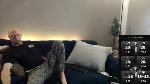 Snapshot of maxrouger chatting on 11.27.25 MaxRouger online show from 11.27.25