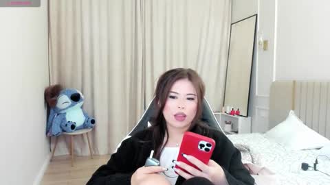 Snapshot of may_mia chatting on 09.14.25 Mia online show from 09.14.25