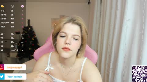 Snapshot of maya_blonde18 chatting on 12.10.24 Maya online show from 12.10.24