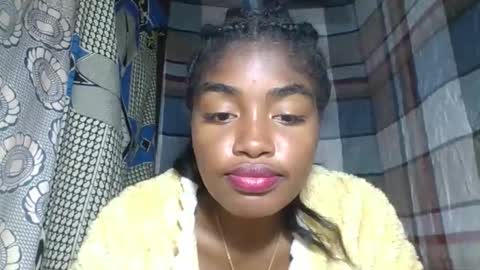 Snapshot of mayajadorelie chatting on 09.10.25 charlesia online show from 09.10.25