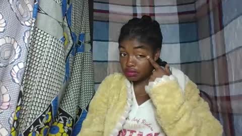 Snapshot of mayajadorelie chatting on 09.11.25 charlesia online show from 09.11.25