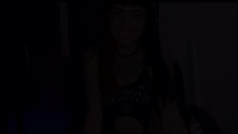 Snapshot of mayaredd chatting on 01.29.25 mayaredd online show from 01.29.25