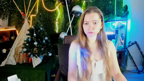 Snapshot of mayasinabon chatting on 12.21.24 mayasinabon online show from 12.21.24