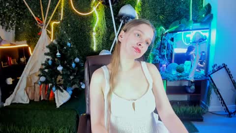Snapshot of mayasinabon chatting on 12.21.24 mayasinabon online show from 12.21.24