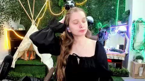 Snapshot of mayasinabon chatting on 10.05.25 mayasinabon online show from 10.05.25