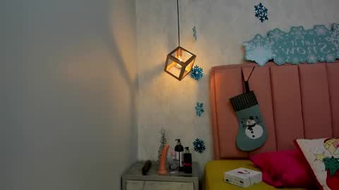 Snapshot of mayroberts chatting on 12.23.24 MAY online show from 12.23.24