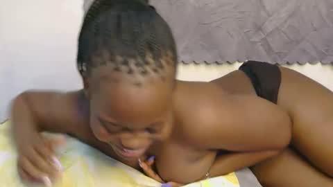 Snapshot of mazel_quincy chatting on 09.11.25 mazel_quincy online show from 09.11.25