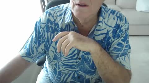 Snapshot of mbeastie chatting on 12.17.24 Beastie online show from 12.17.24