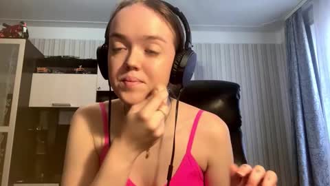Hello Lisa here   Help me to make 50 thumbs up 333 online show from 10.17.25