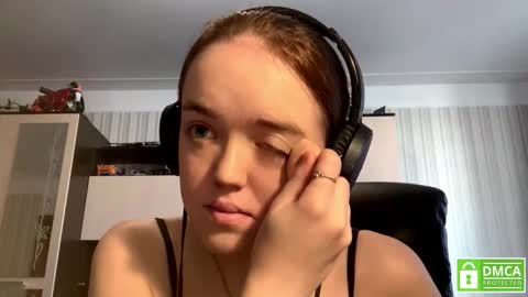 Hello Lisa here   Help me to make 50 thumbs up 333 online show from 10.20.25