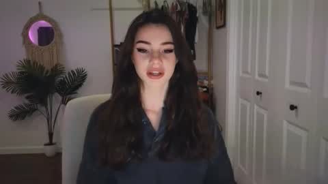 Snapshot of meadow_lea chatting on 10.24.25 meadow_lea online show from 10.24.25