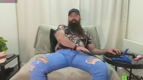 Snapshot of meaty_roll chatting on 12.14.24 Meaty Roll online show from 12.14.24