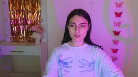 Snapshot of medina_andress chatting on 03.09.25 Dina online show from 03.09.25