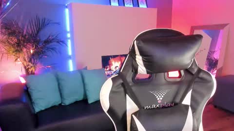    online show from 09.10.25