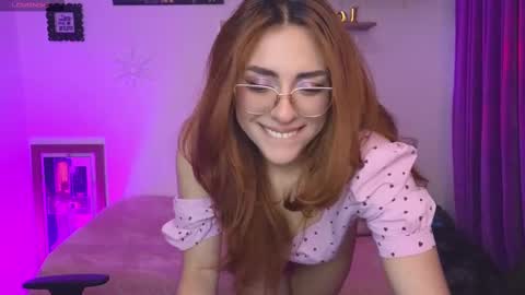 Snapshot of megan_ricci chatting on 10.03.25 Laura online show from 10.03.25