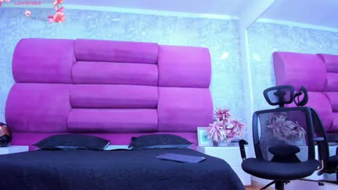 Snapshot of meganfoxxi_ chatting on 12.15.24 MeganFOXXI online show from 12.15.24