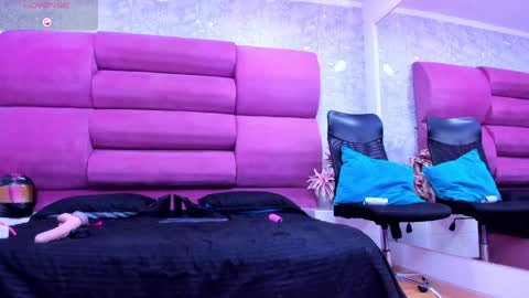 Snapshot of meganfoxxi_ chatting on 01.07.25 MeganFOXXI online show from 01.07.25