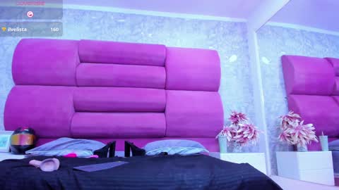 Snapshot of meganfoxxi_ chatting on 01.12.25 MeganFOXXI online show from 01.12.25