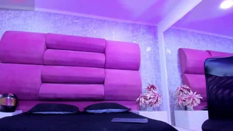 Snapshot of meganfoxxi_ chatting on 01.19.25 MeganFOXXI online show from 01.19.25