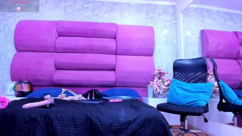 Snapshot of meganfoxxi_ chatting on 01.25.25 MeganFOXXI online show from 01.25.25