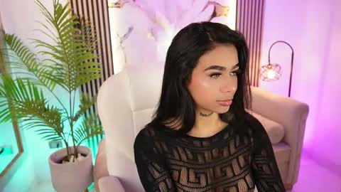 Megan Lowell online show from 11.18.25