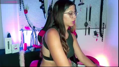 Snapshot of meggan_greey chatting on 12.10.24 Your best slave  online show from 12.10.24