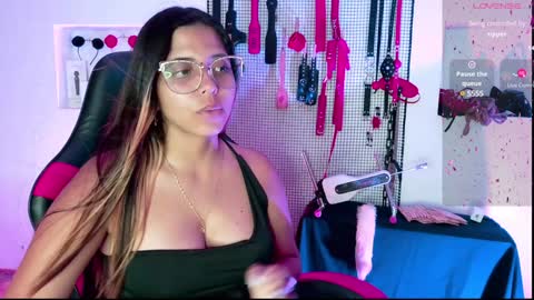 Snapshot of meggan_greey chatting on 02.04.25 Your best slave  online show from 02.04.25