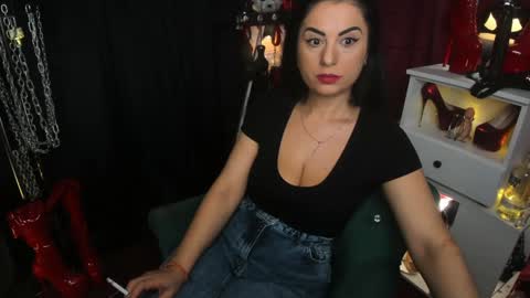 Miss Meghan or MM    online show from 12.11.24