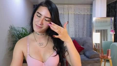 Snapshot of mei_naughtycat chatting on 03.01.25 Mei online show from 03.01.25