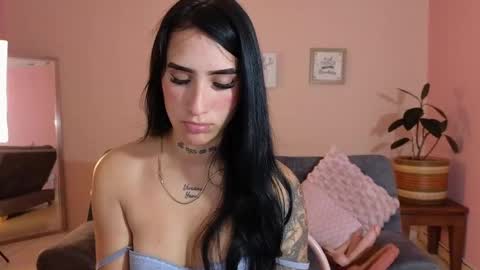 Snapshot of mei_naughtycat chatting on 09.13.25 Mei online show from 09.13.25