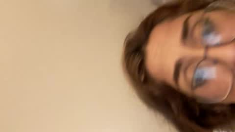 Snapshot of melani_babi chatting on 11.20.25 melani_babi online show from 11.20.25