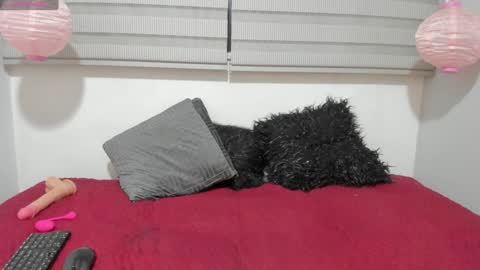 Melanie  online show from 01.19.25