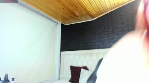 Melanie  online show from 03.04.25