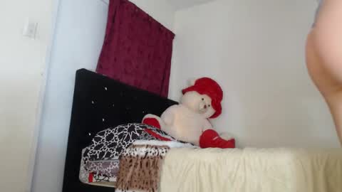 Snapshot of melanie_roux_ chatting on 02.19.25 Melanie roux online show from 02.19.25