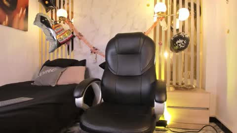 Snapshot of melaniegh_ chatting on 10.26.25 Melanie  online show from 10.26.25