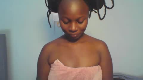 Snapshot of melanin_sassy96 chatting on 01.12.25 bad lil shawry online show from 01.12.25