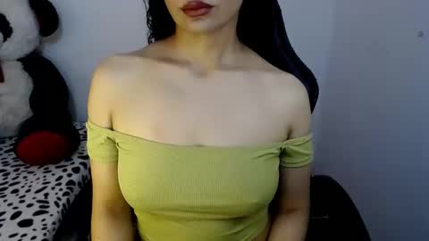 Snapshot of melinna706702 chatting on 01.11.25 melinna706702 online show from 01.11.25